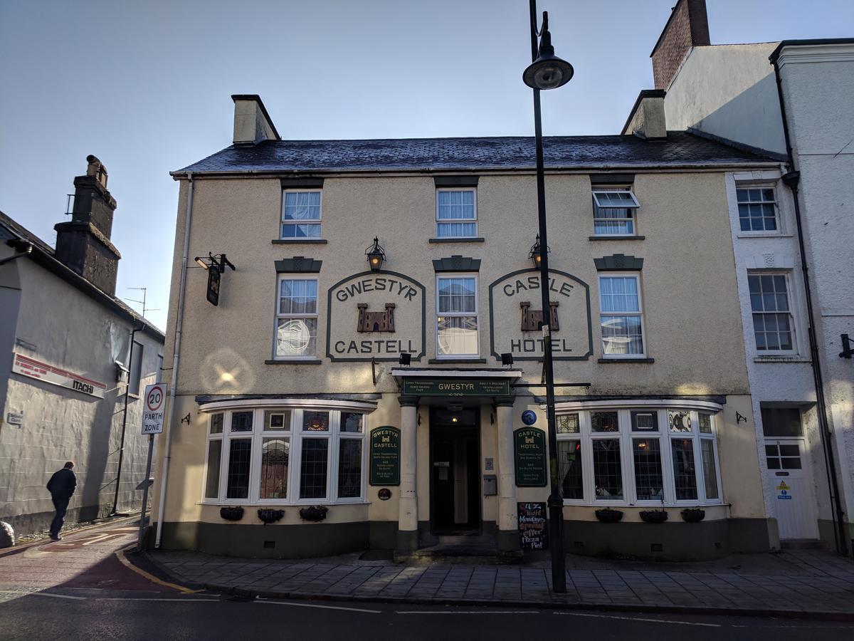 The Castle Hotel Lampeter Exteriör bild