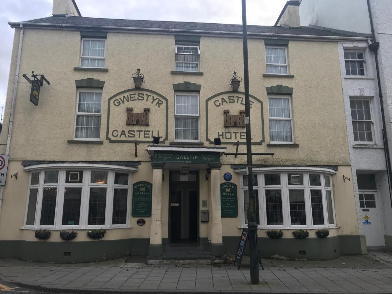 The Castle Hotel Lampeter Exteriör bild